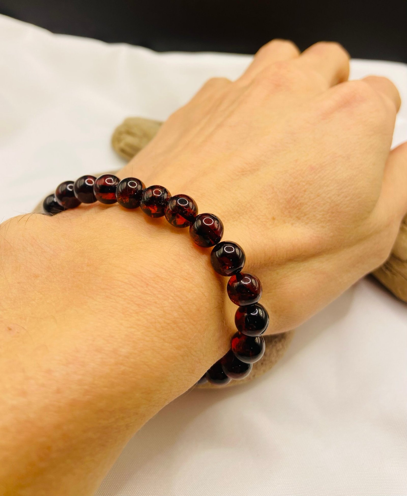 img_6683 Eleganta ķiršu krāsas aproce ar 8mm apaļām pērlītēm