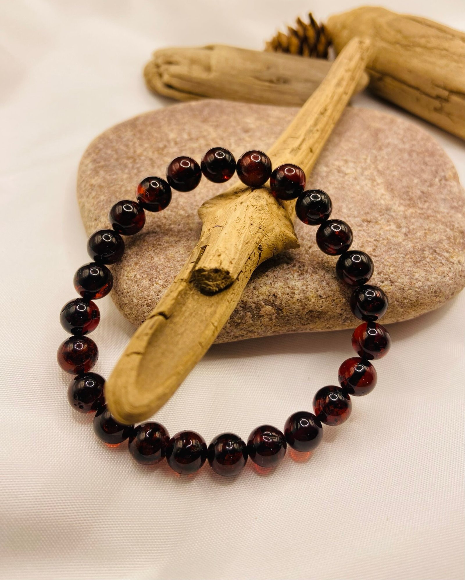 img_6690 Eleganta ķiršu krāsas aproce ar 8mm apaļām pērlītēm