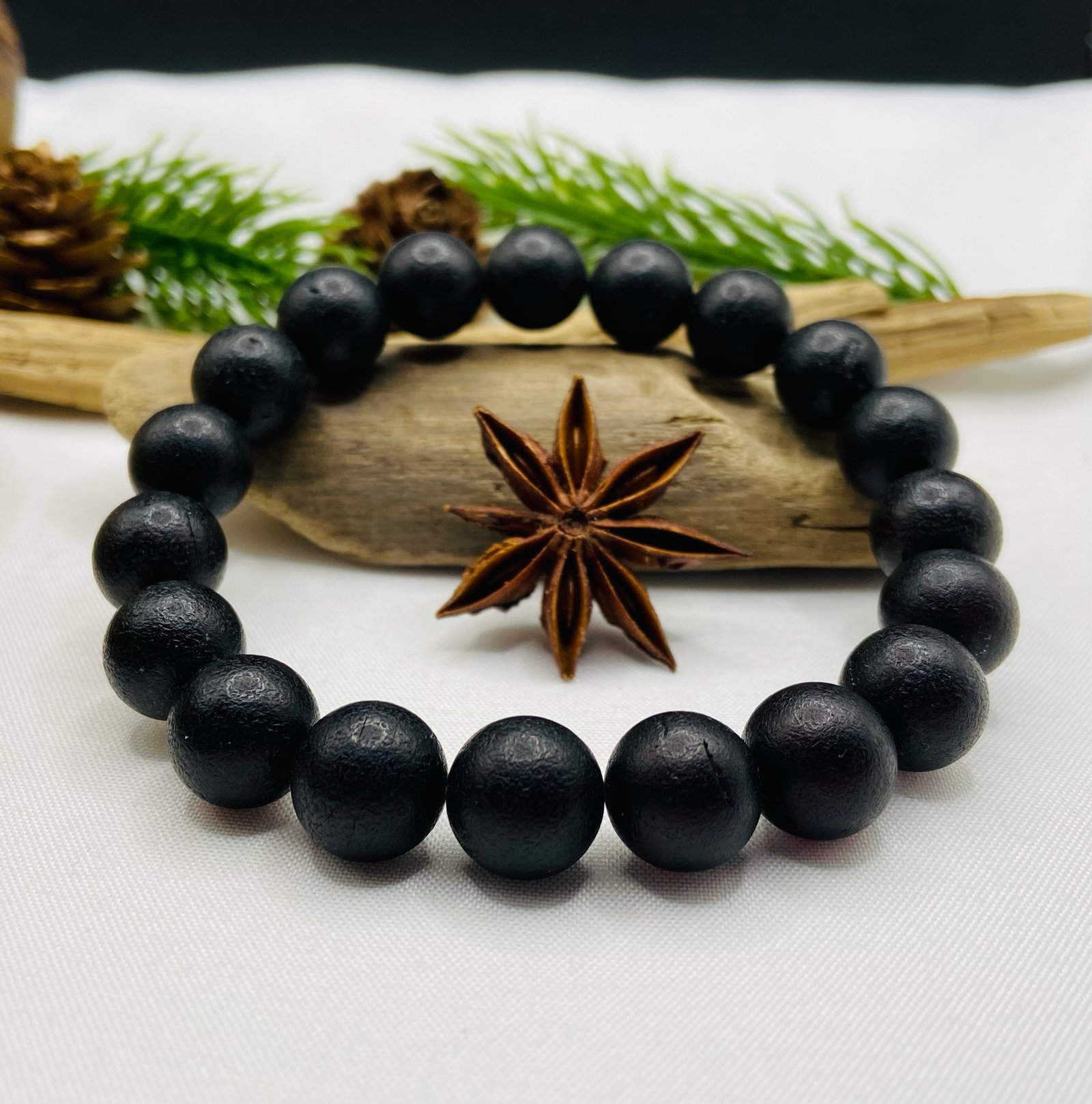 11mm Apaļo pērlīšu tumšās krāsas pulēta Dzintara aproce