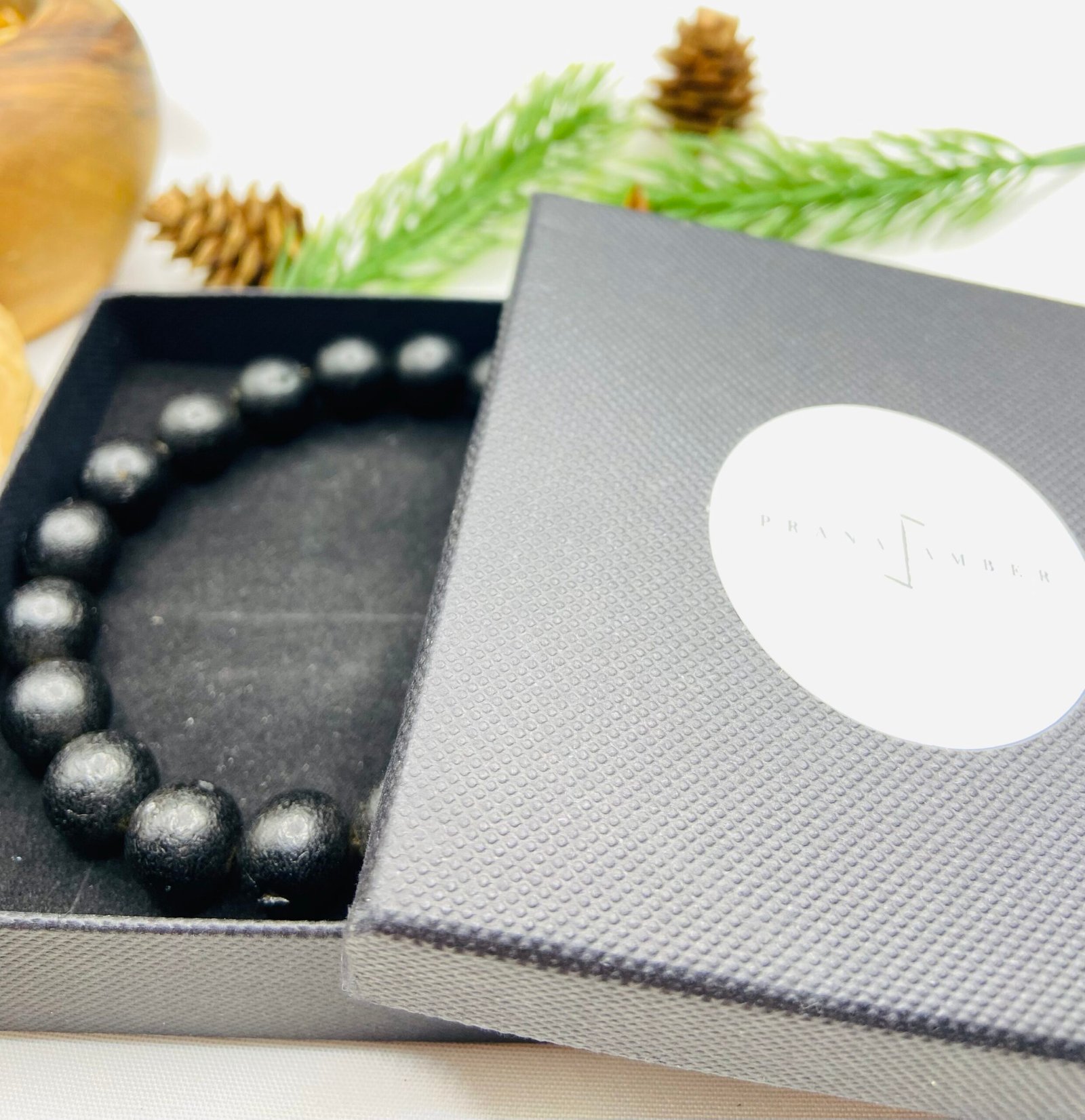 11mm Apaļo pērlīšu tumšās krāsas pulēta Dzintara aproce