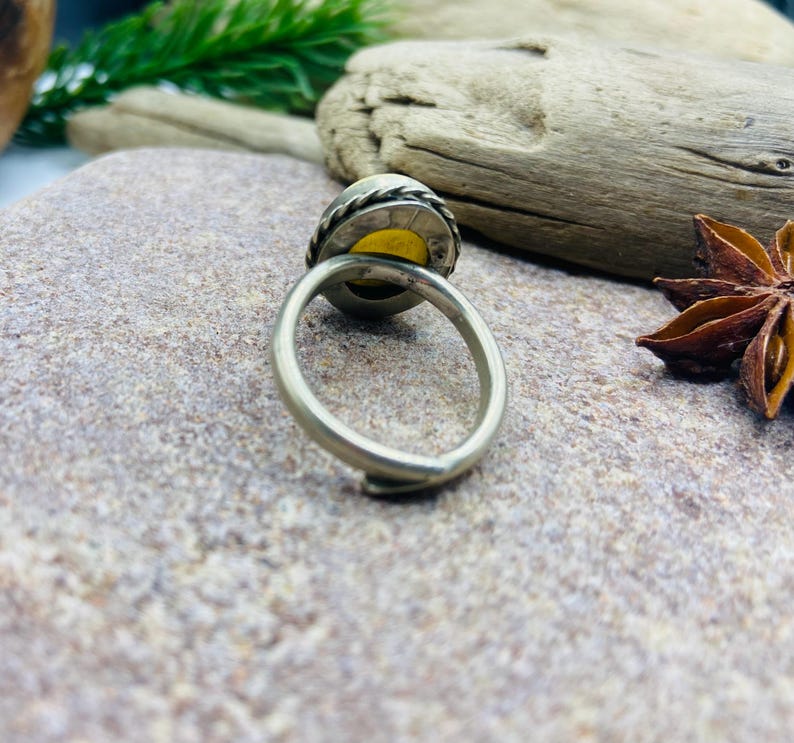 Regulējams vintāžas dzintara gredzens no 1980. gadiem