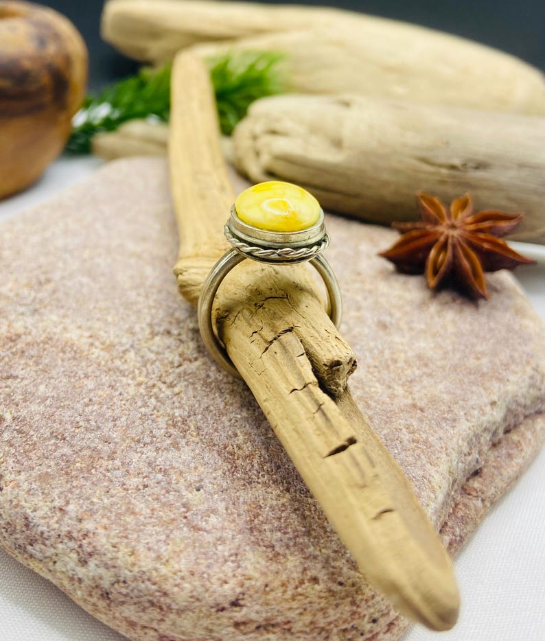 Regulējams vintāžas dzintara gredzens no 1980. gadiem