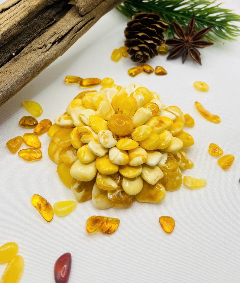 Izšūta vintāžas dzintara puķes broša, Ļoti unikāls roku darbs