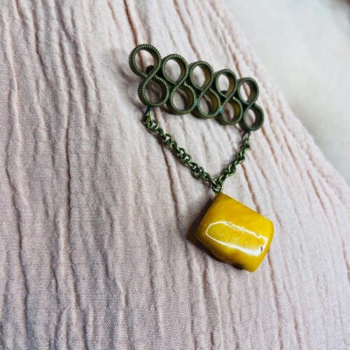 56548094-r-il-9a116e-7676769452-il_794xN.7676769452_70tb Vecmodīga Baltijas dzintara padomju piespraude no 1980. gadiem