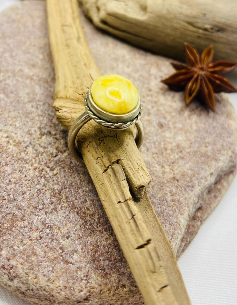 Regulējams vintāžas dzintara gredzens no 1980. gadiem