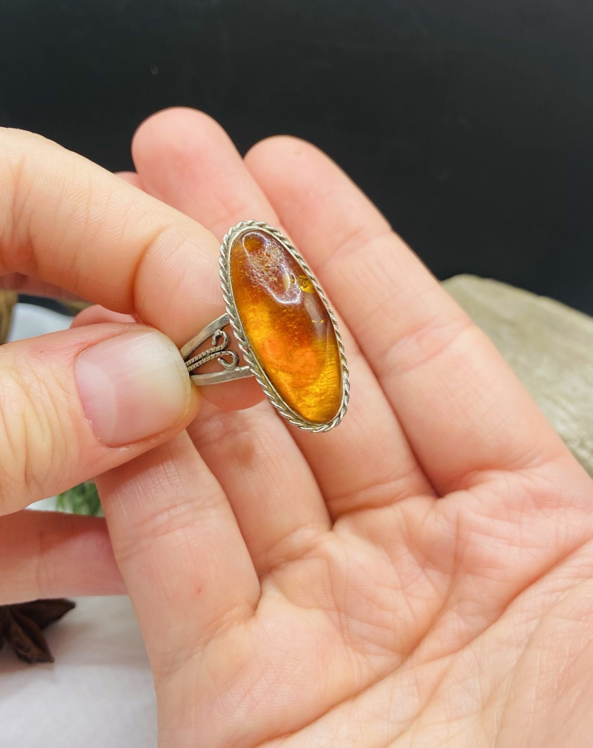 Padomju laika Baltija dzintara vintāžas gredzens 17 izmērs