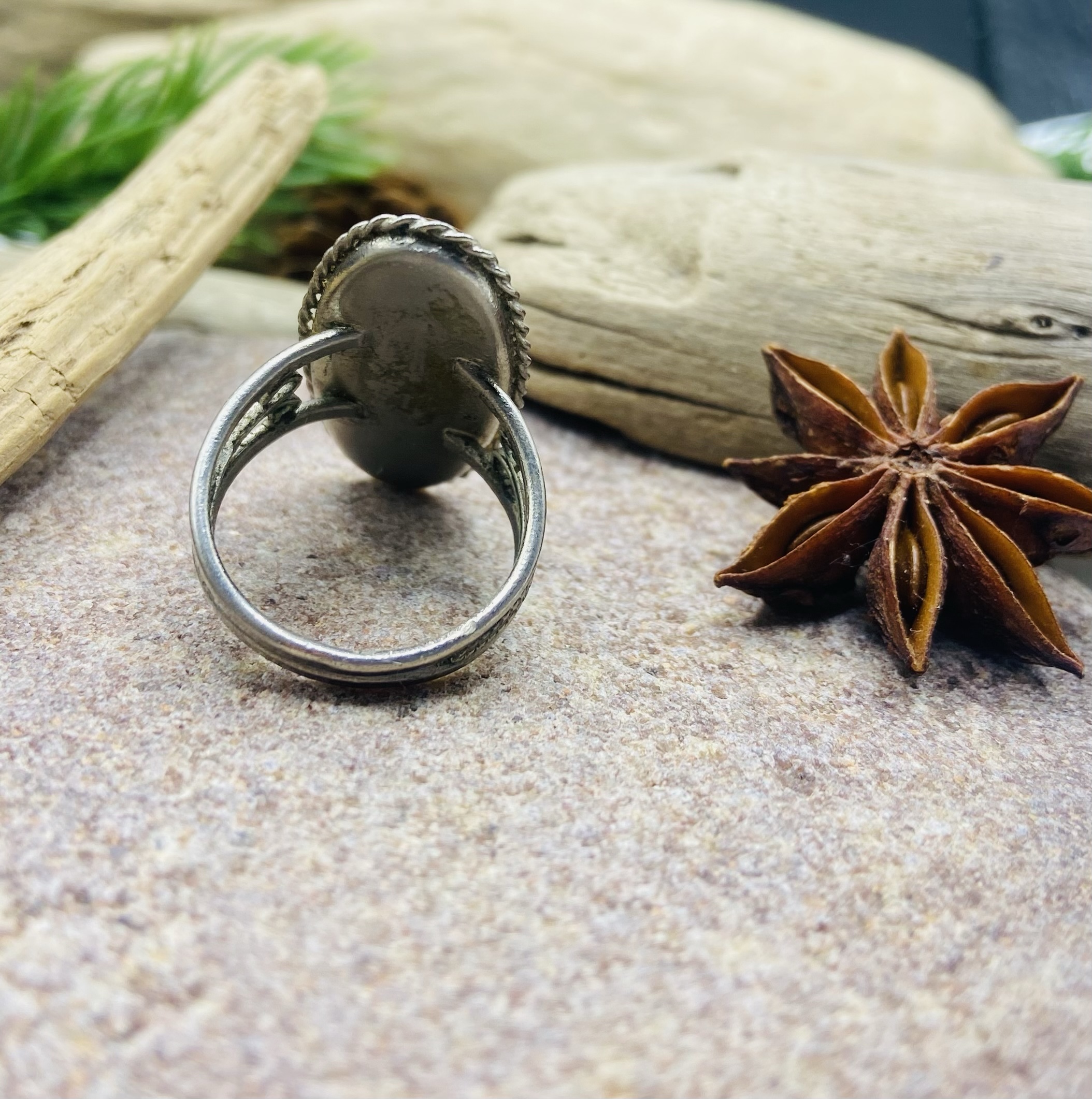 Padomju laika Baltija dzintara vintāžas gredzens 17 izmērs