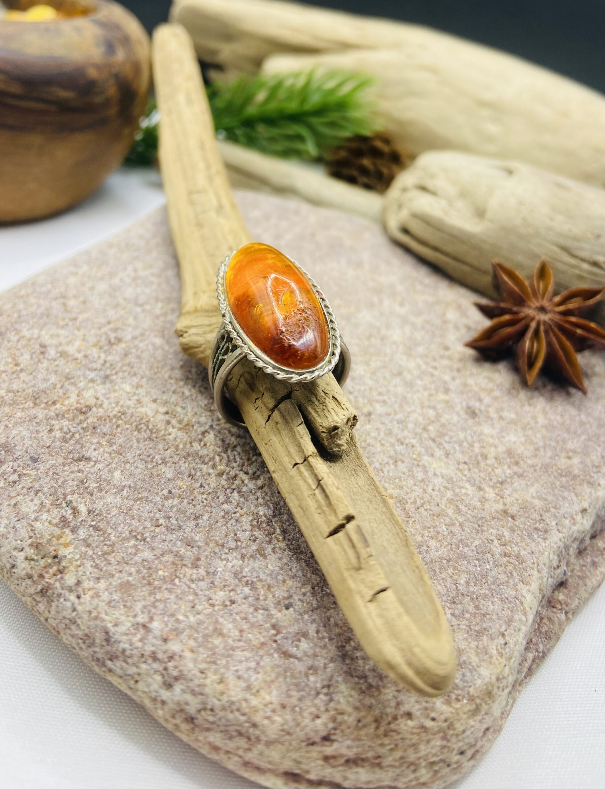 Padomju laika Baltija dzintara vintāžas gredzens 17 izmērs