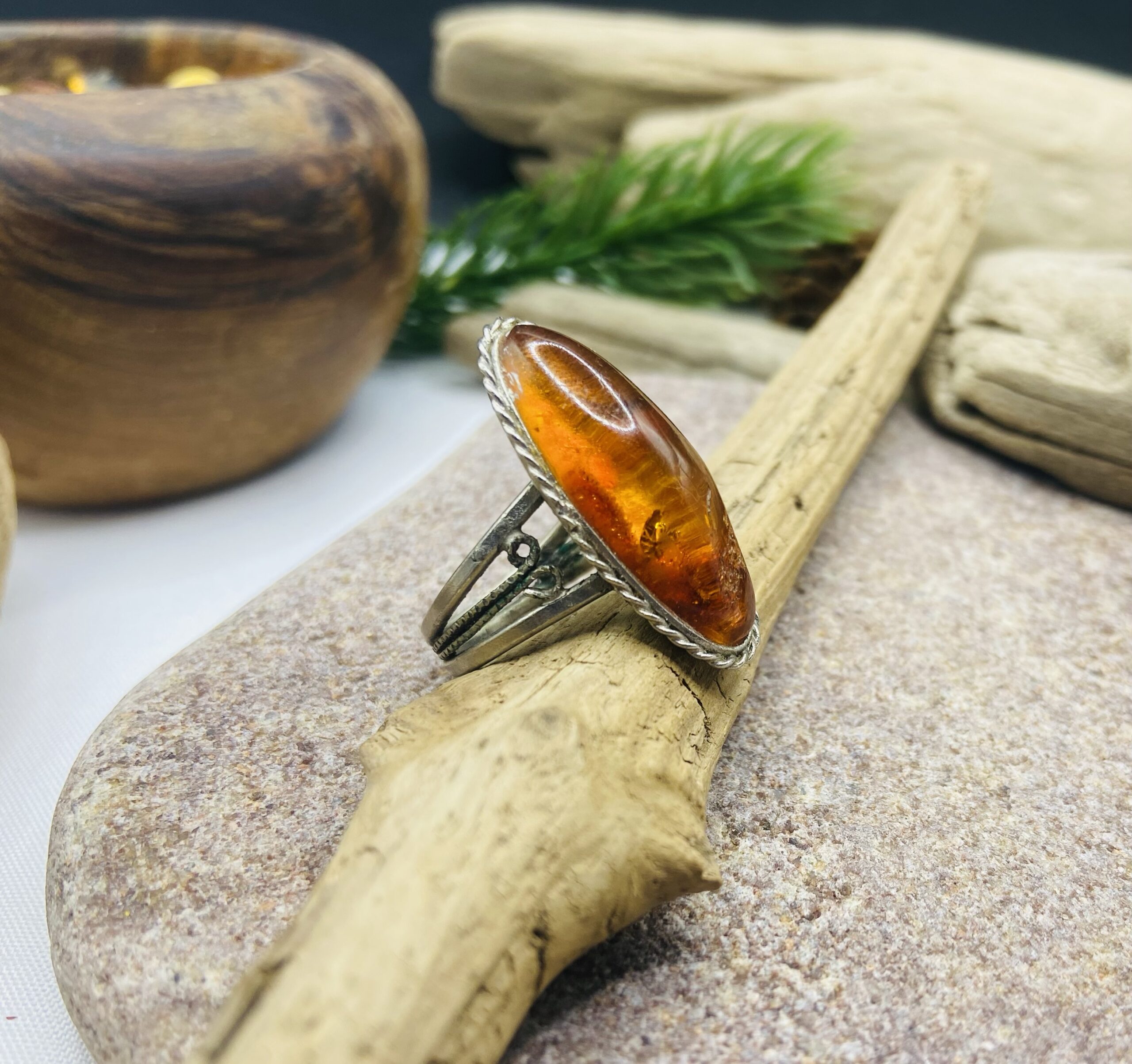 Padomju laika Baltija dzintara vintāžas gredzens 17 izmērs