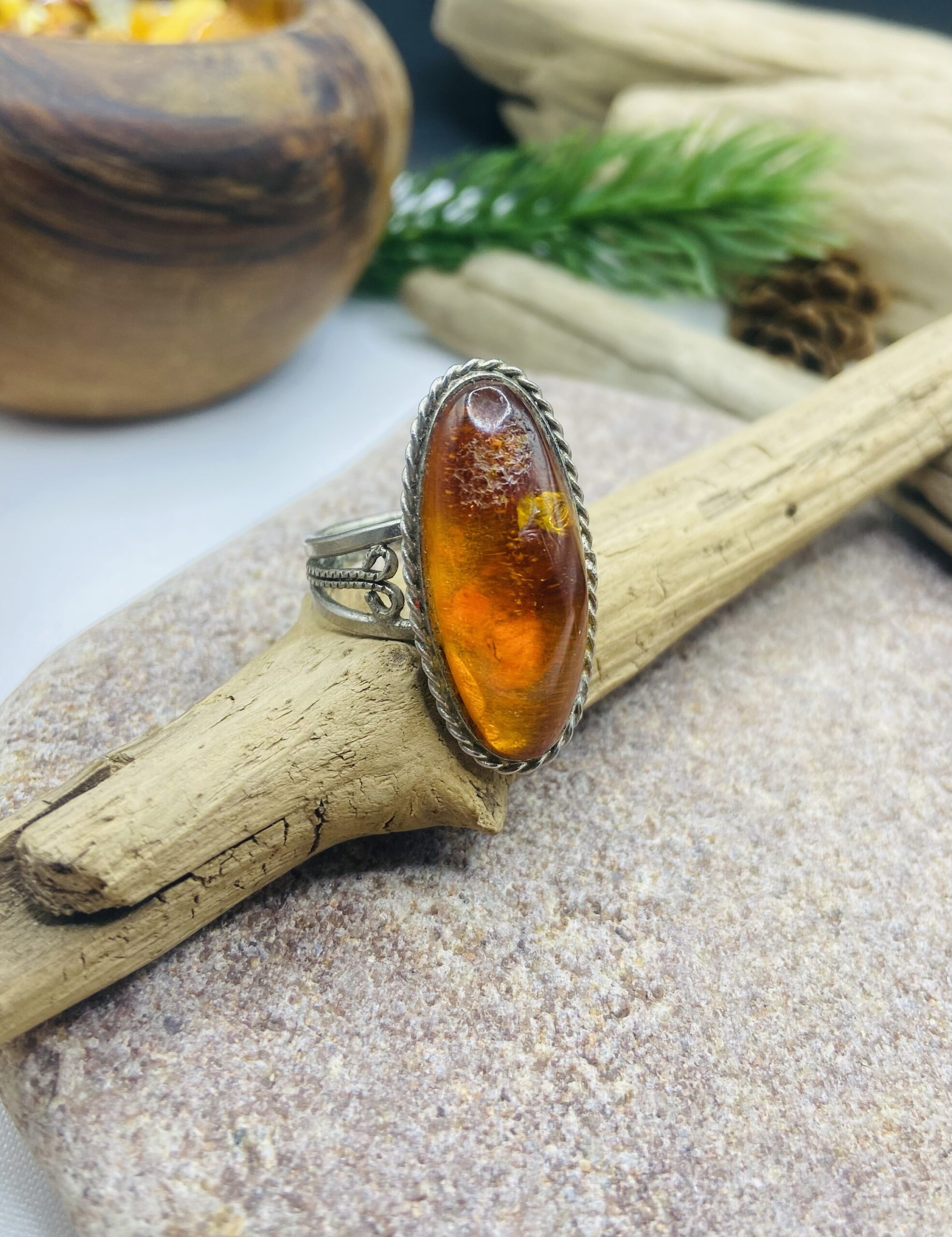 Padomju laika Baltija dzintara vintāžas gredzens 17 izmērs