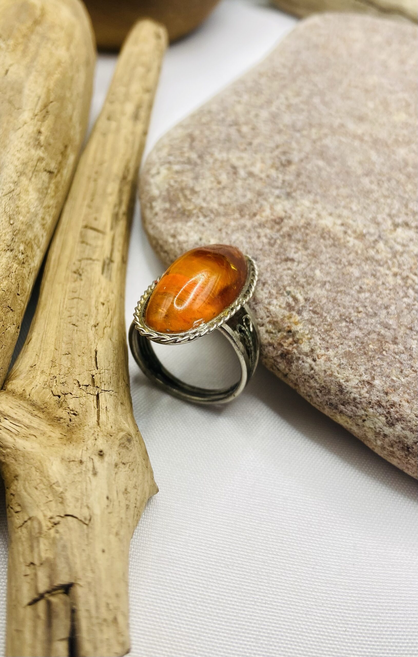 Padomju laika Baltija dzintara vintāžas gredzens 17 izmērs