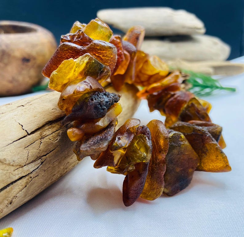 Milzīga izmēra dzintara aproce gan sievietēm, gan vīriešiem