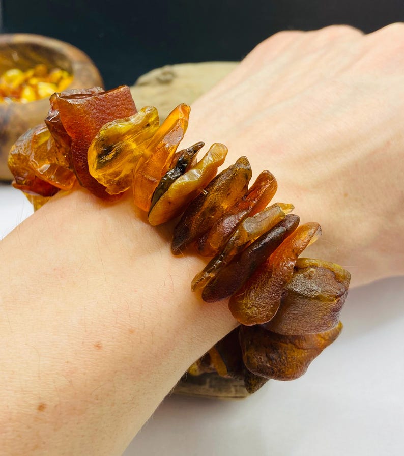 Milzīga izmēra dzintara aproce gan sievietēm, gan vīriešiem