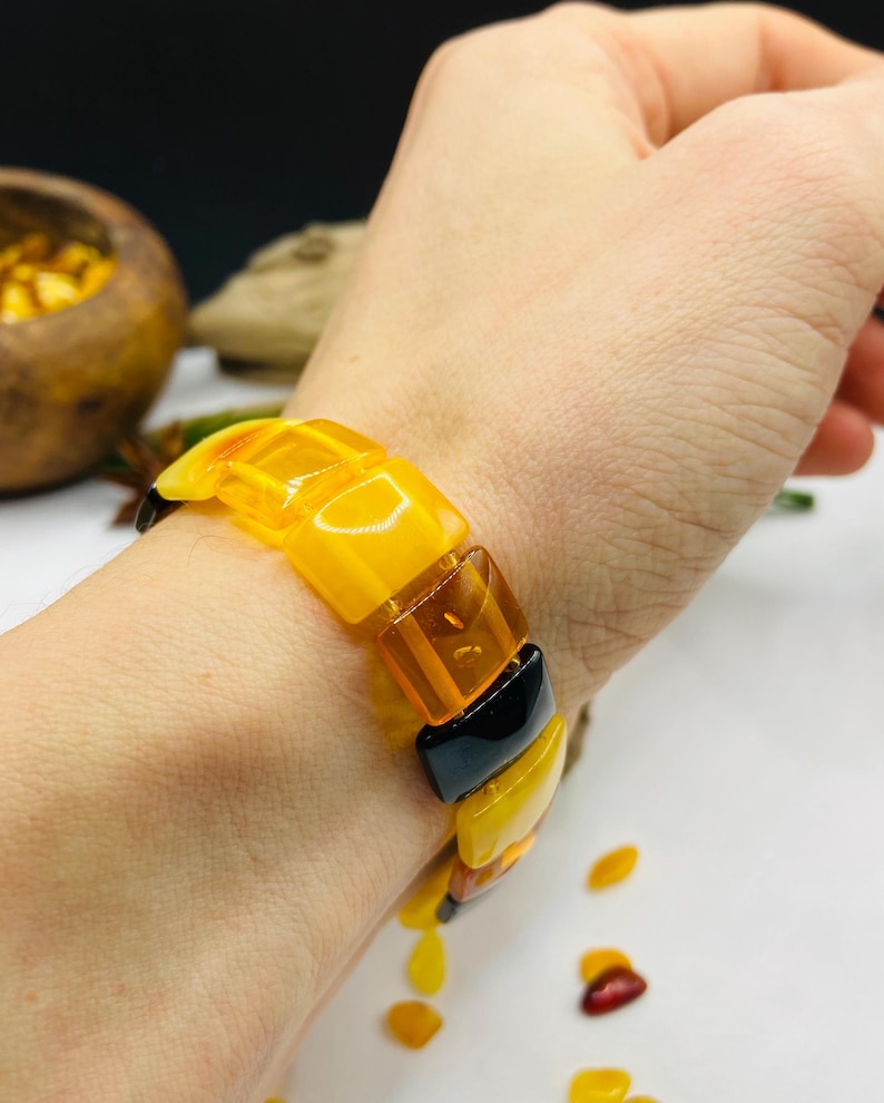 Daudzkrāsaina premuim klases Dzintara aproce abiem dzimumiem