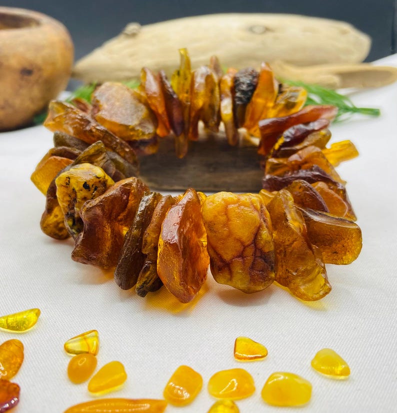 Milzīga izmēra dzintara aproce gan sievietēm, gan vīriešiem