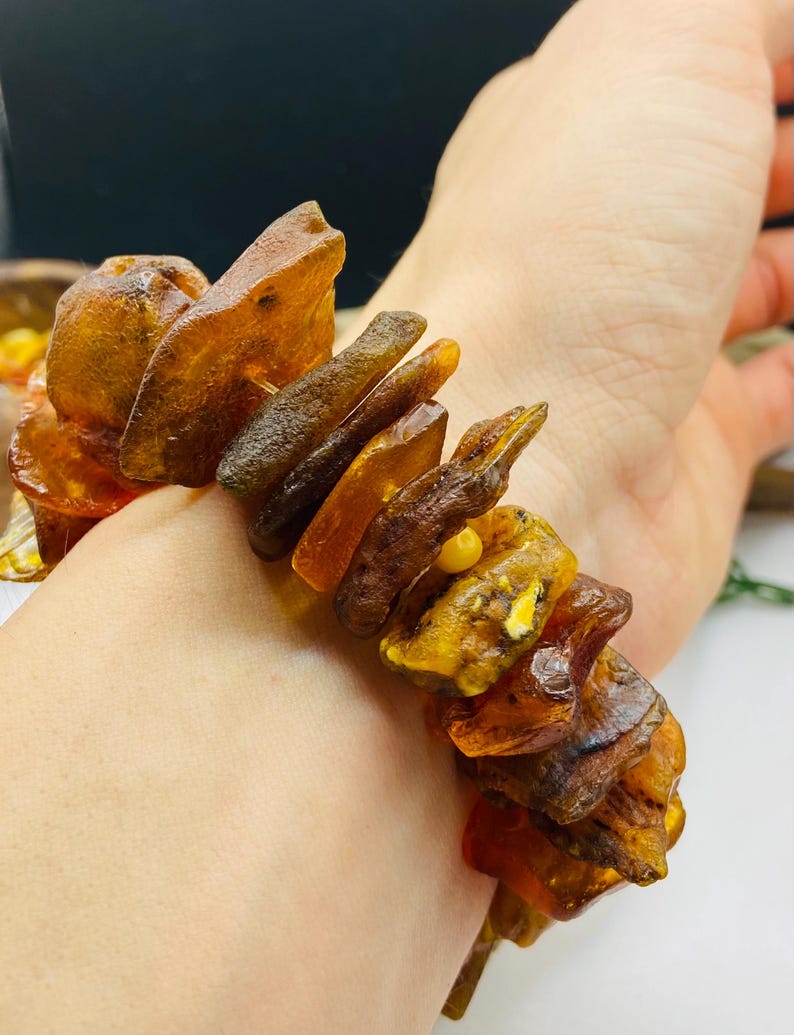 Milzīga izmēra dzintara aproce gan sievietēm, gan vīriešiem