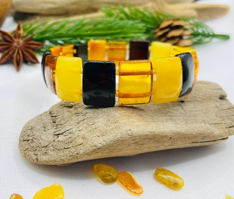 Daudzkrāsaina premuim klases Dzintara aproce abiem dzimumiem