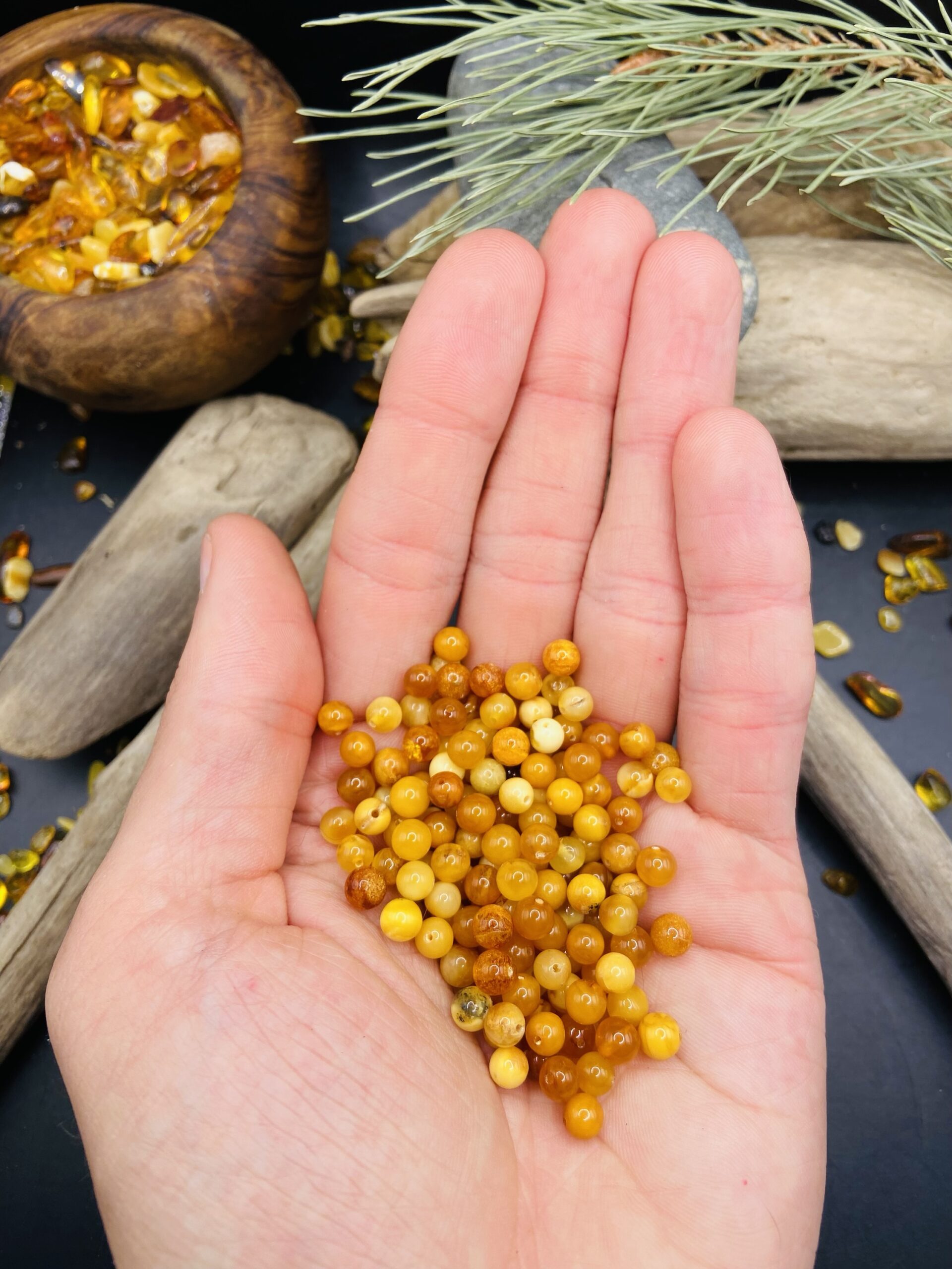 5mm Uguns krāsas dzintara apaļās pērlītes